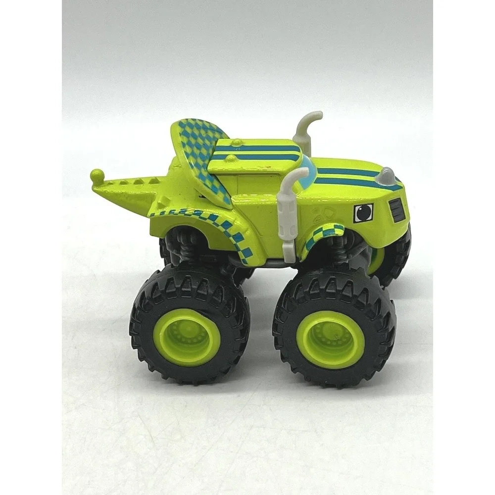Blaze‎ and the Monster Machines Racing Flag Crusher Zeg Truck Die Cast  Lot Of 2